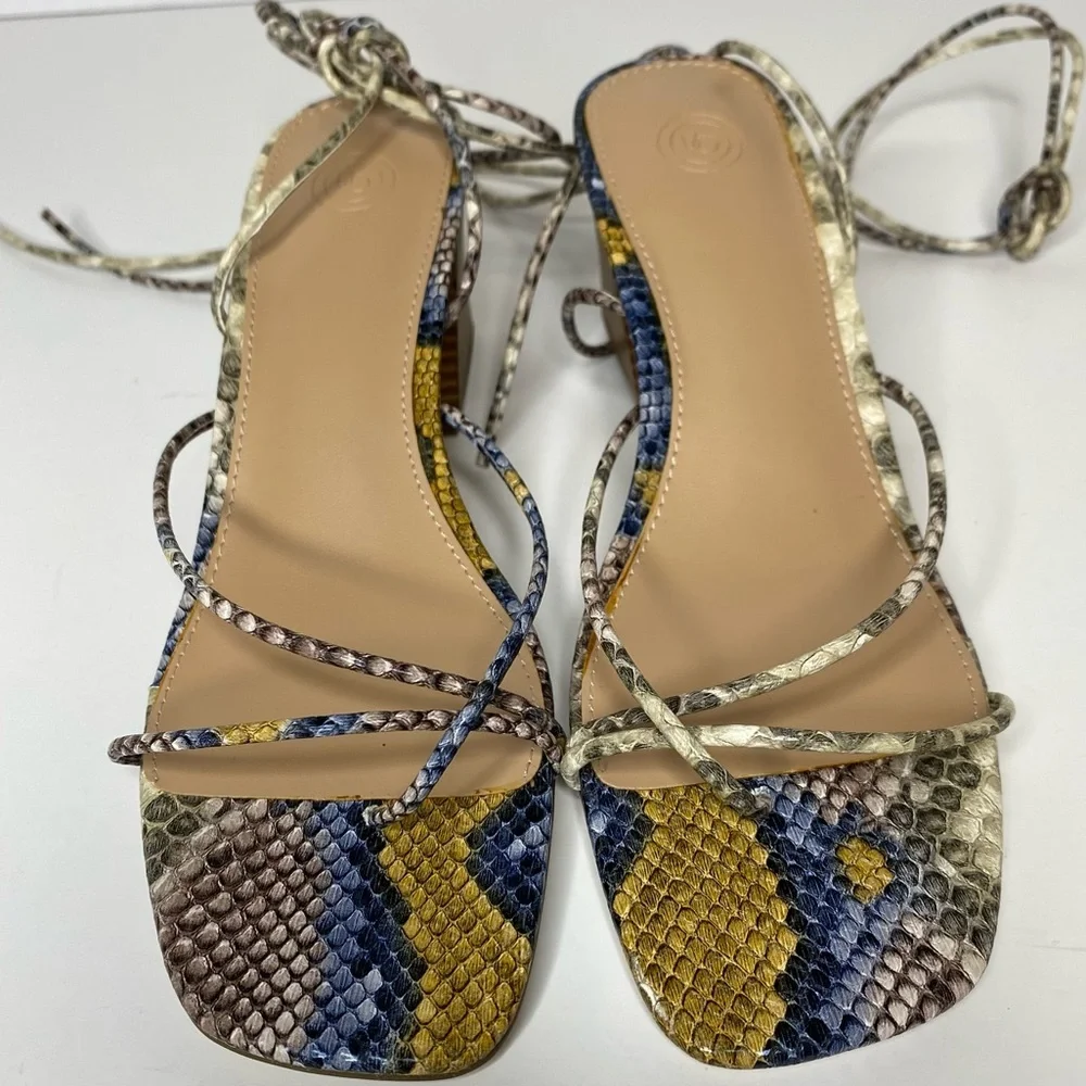 Urban Outfitters Alexa Multi Color Snake Print Strappy‎ Block Heel Sandals Sz 7